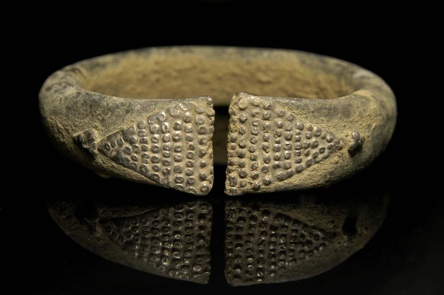 TWO PAIRS OF ISLAMIC FATIMID SILVER BRACELETS - Image 3