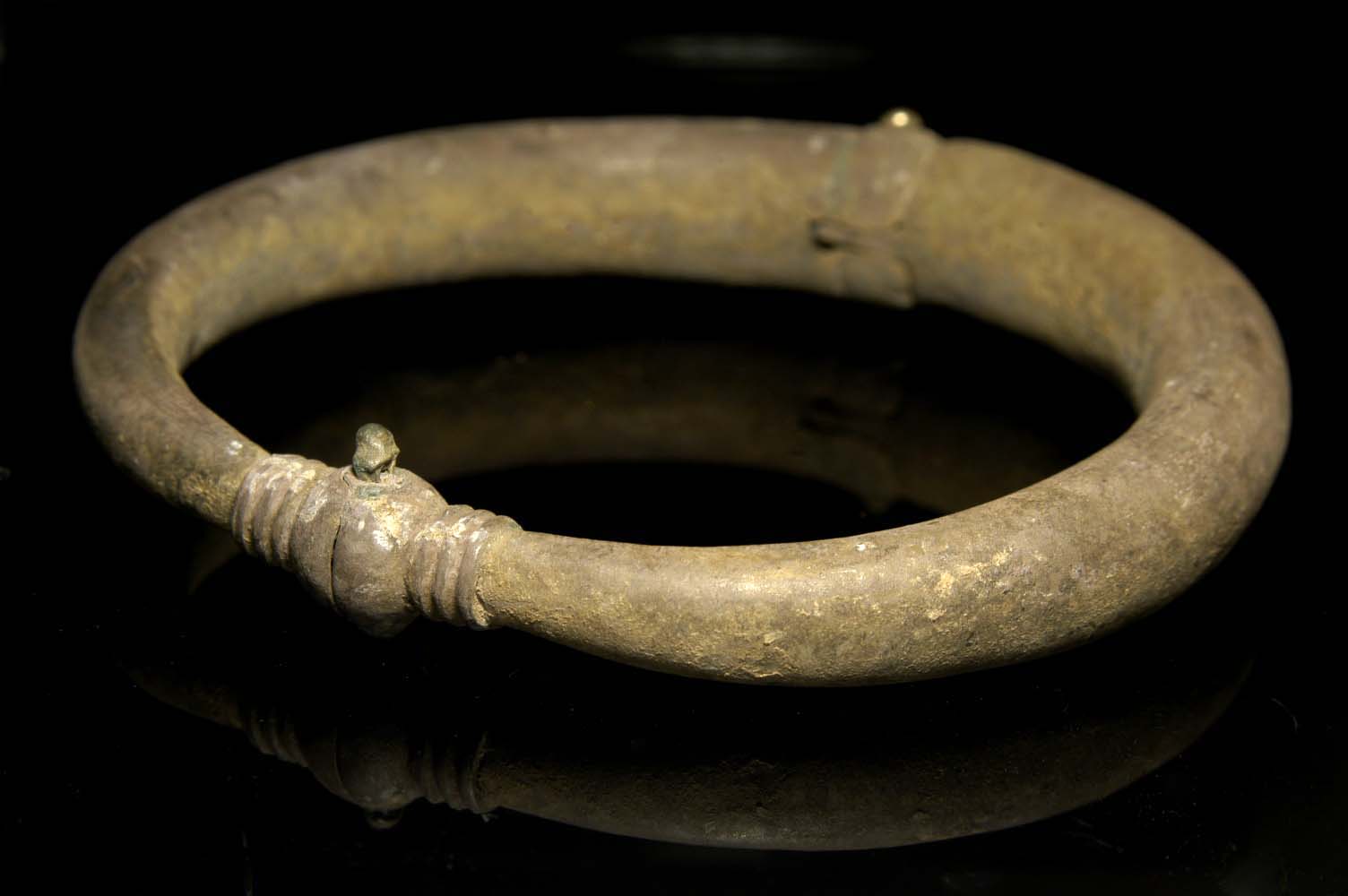 TWO PAIRS OF ISLAMIC FATIMID SILVER BRACELETS - Image 5