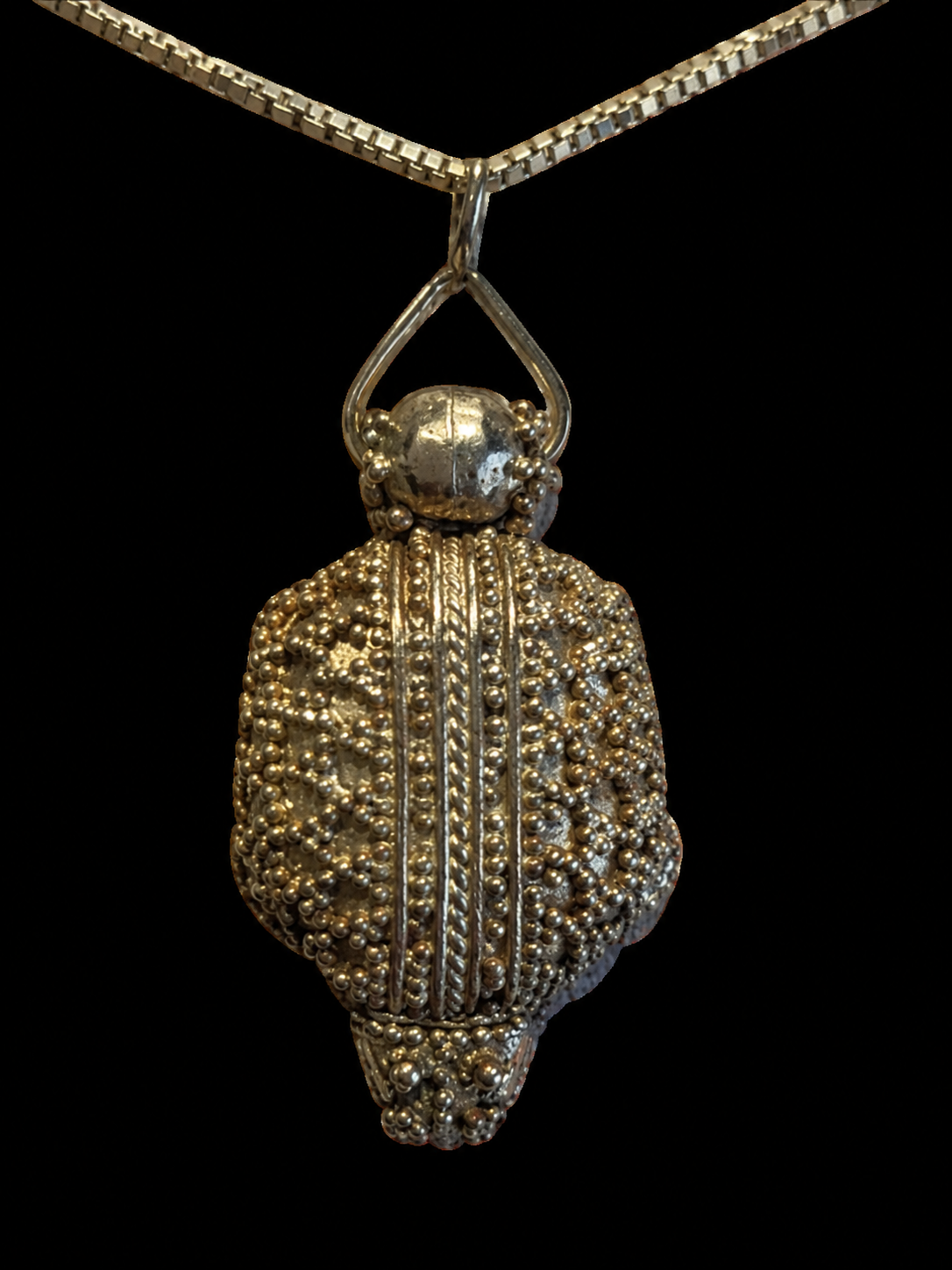 Roman Gold Tortoise Pendant